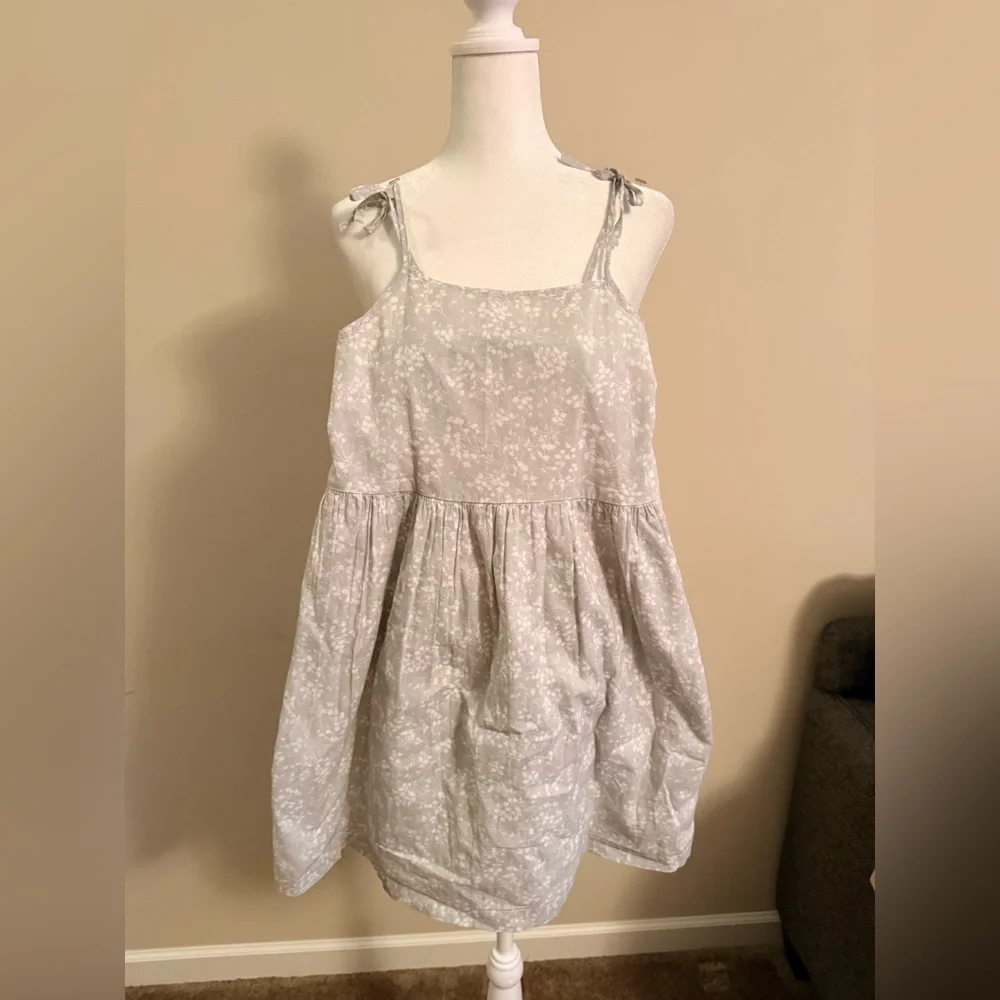 NWT girls GAP White/gray Floral Dress sleeveless Sz L 10
